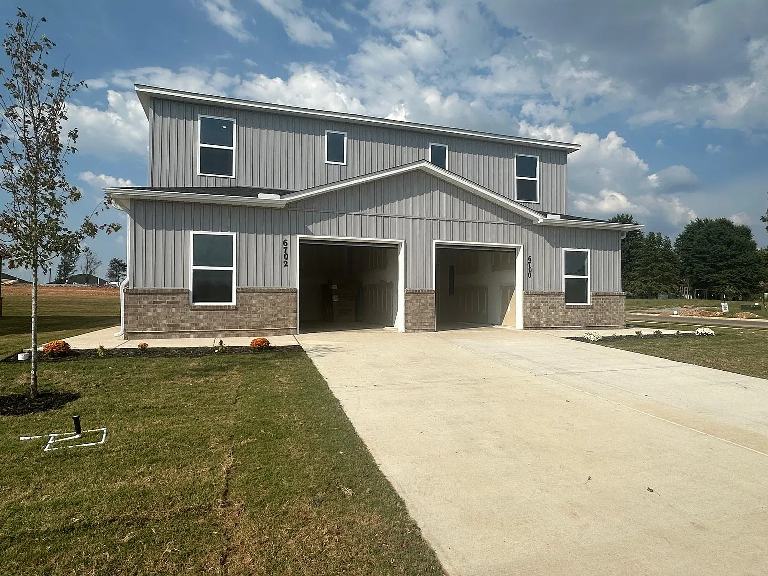 3 bed, 1430 sqft, $1,512 — Photo 1