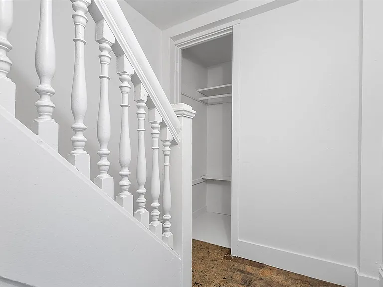 1501 Grand St #D - Studio | 1 bath — Photo 10