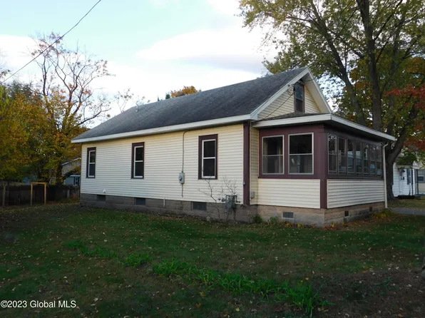 13 Stewart Avenue, South Glens Falls, NY 12803