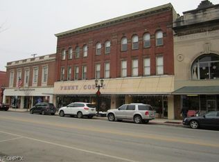 641 Wheeling Ave APT B, Cambridge, OH 43725