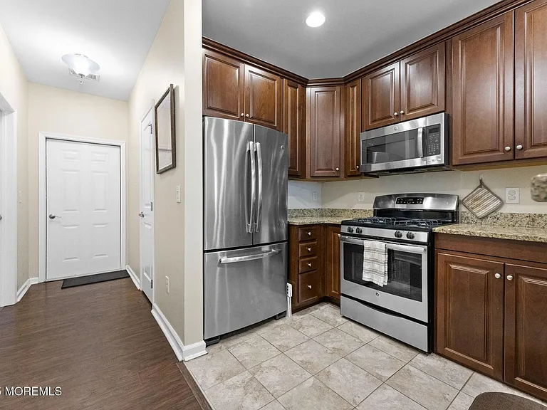 36 Kyle Dr — Photo 8