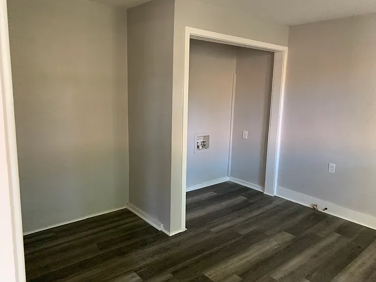 718 Peach St — Photo 6