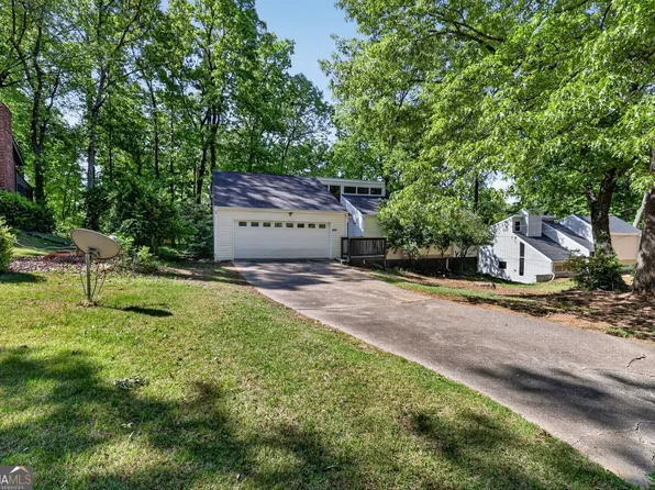 5007 Hickory Oak Ct, Stone Mountain, GA 30088