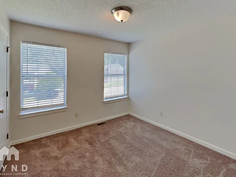 5561 Northcut Dr — Photo 19