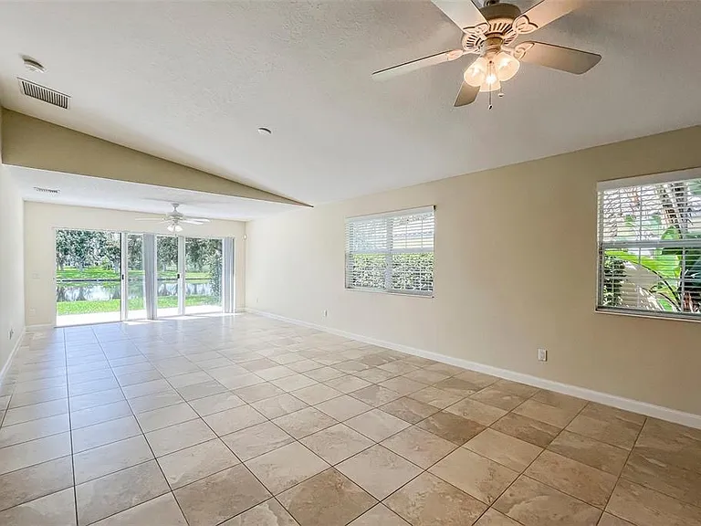 11830 Delfina Ln — Photo 14