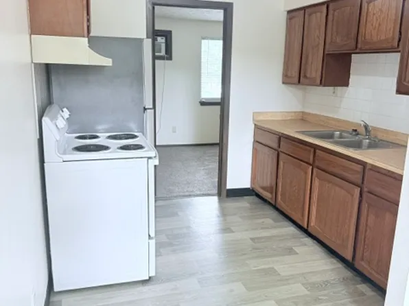 2360 E Market St APT 2F, Akron, OH 44312