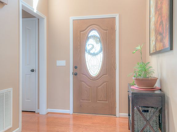 3rd image of 35 Overland Dr