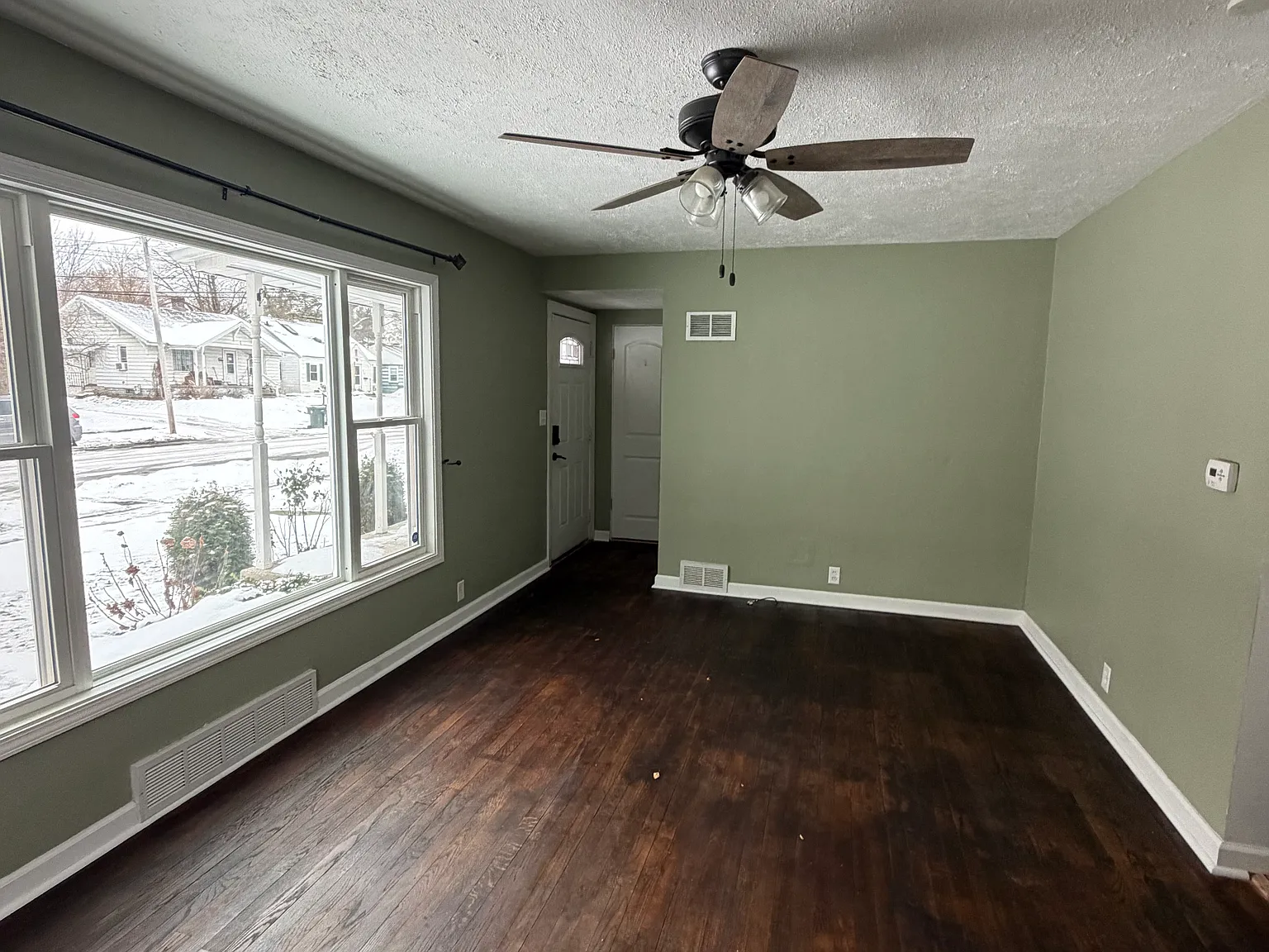 3 bed, 1858 sqft, $1,750 — Photo 2