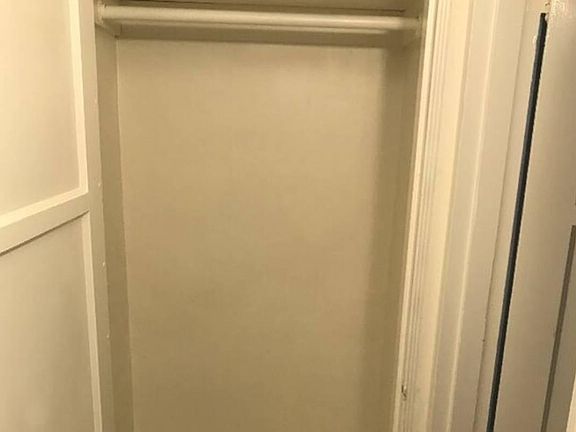 5th image of 10907 Camarillo St #1