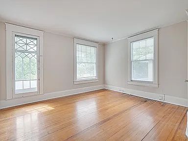 3rd image of 108 N Buchanan Blvd #3