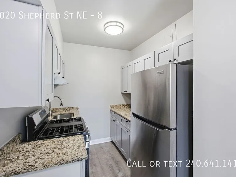 2020 Shepherd St NE #8 — Photo 3