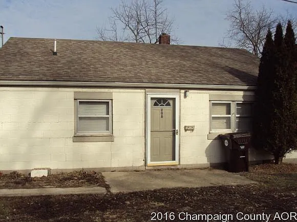 208 W Letchworth Ave photo 1