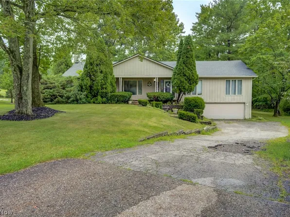 17444 Long Meadow Trl, Chagrin Falls, OH 44023