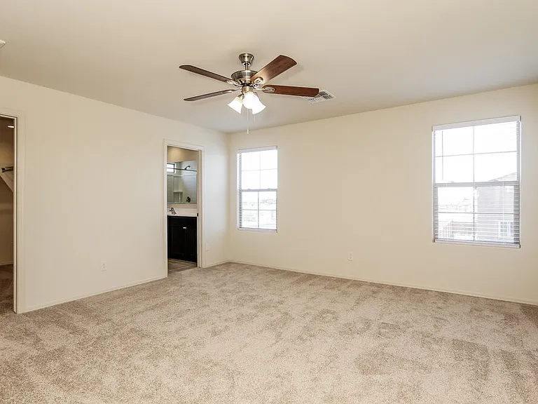 5012 S 109th Dr — Photo 8