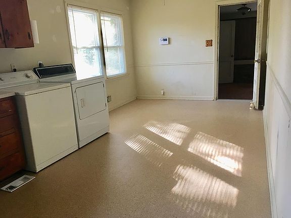 3rd image of 1006 Rosemont Dr