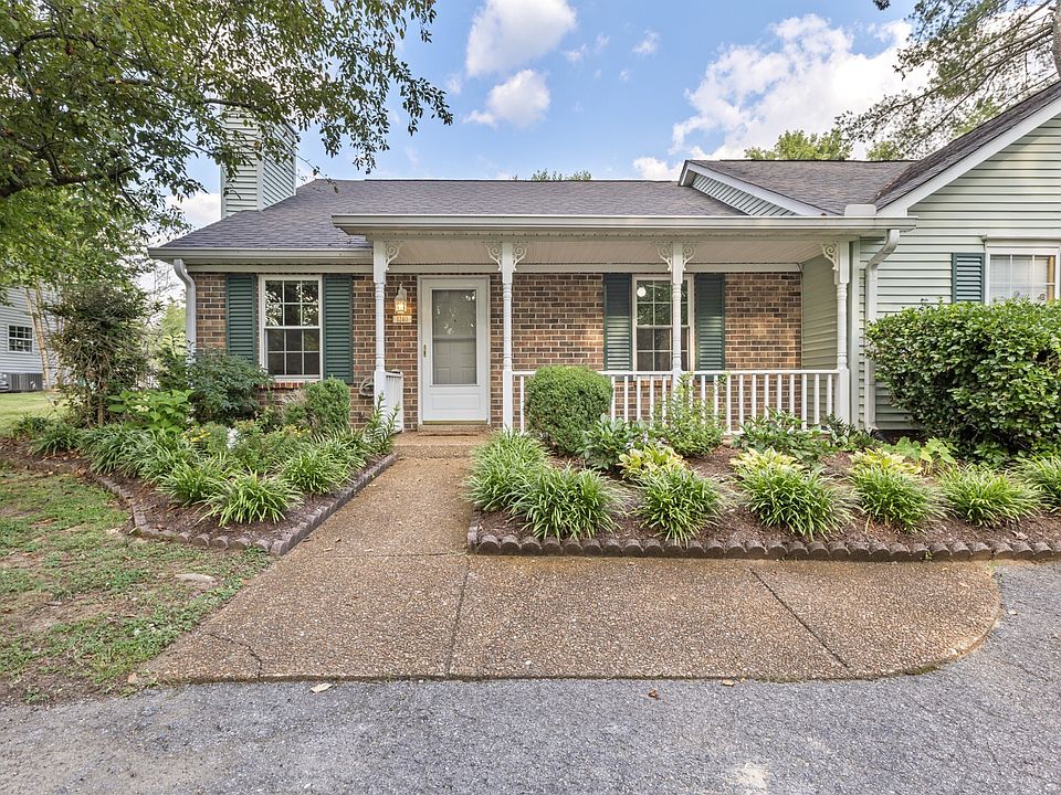 1st image of 1240 Carriage Park Dr