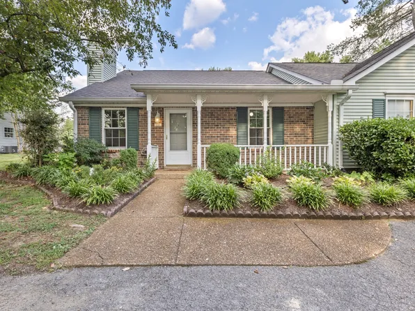 1240 Carriage Park Dr, Franklin, TN 37064