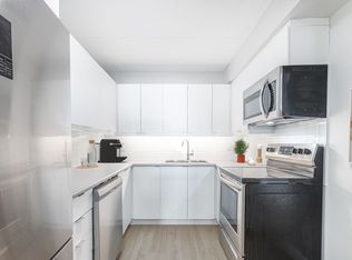 Carnegie, Windsor, ON N9A 6T7