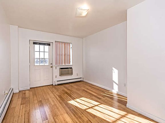 3rd image of 275 Buttrick Ave Unit Dd3