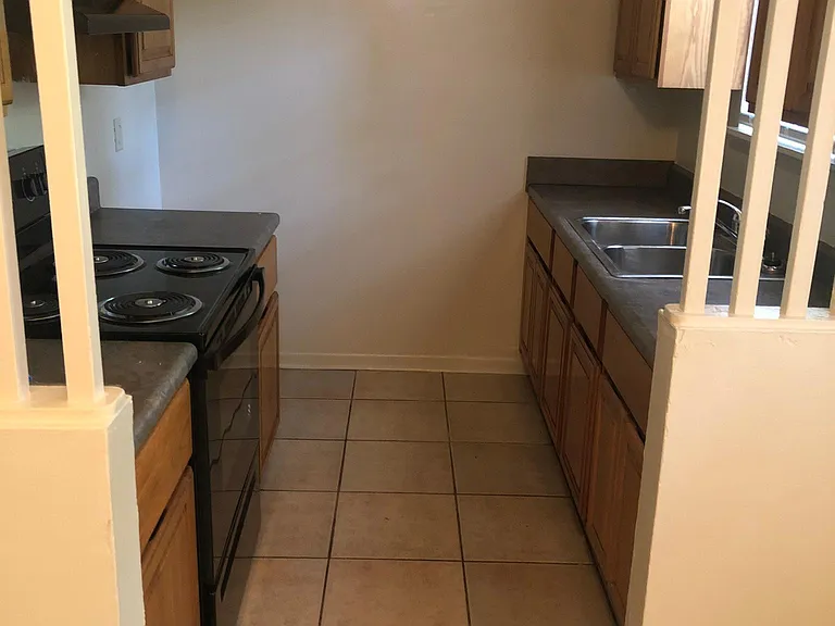 2689 Mission Rd — Photo 3