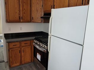 911 W Silver Lake Rd, Fenton, MI 48430