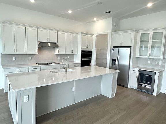 5th image of 10470 SW Highpointe Drive #127