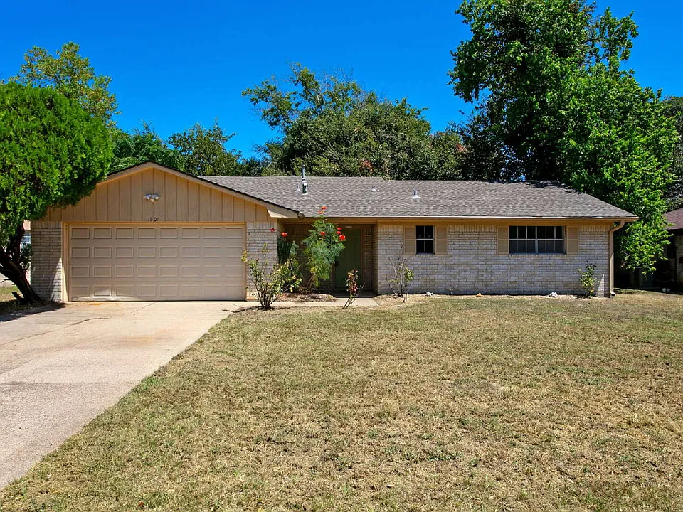 1507 Austin Ave