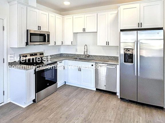 2nd image of 1372 Robins Nest Dr