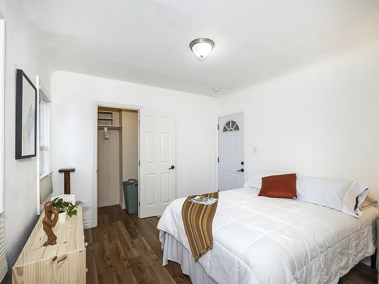 3440 Oak Knoll Blvd #2 — Photo 16