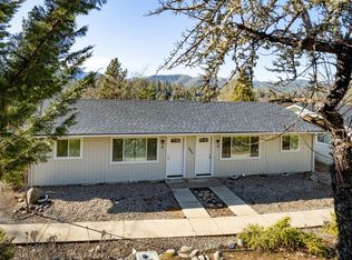 546 S 5th St #A & B, Jacksonville, OR 97530