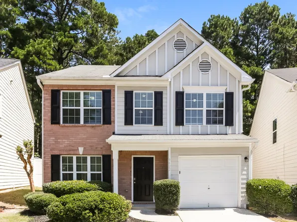 9422 Lakeview Rd, Union City, GA 30291