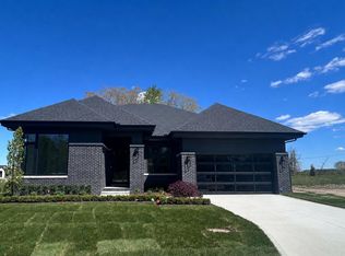 57078 Meadowridge Dr, Washington, MI 48094