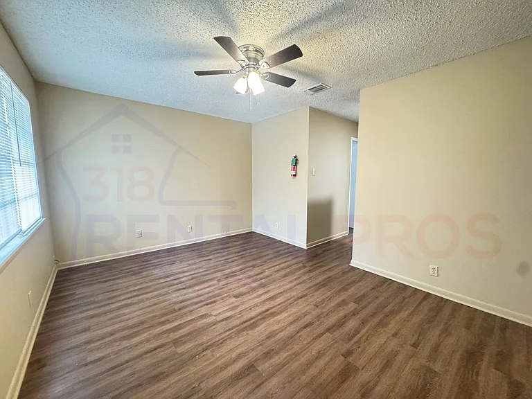 1701 W California Ave — Photo 2