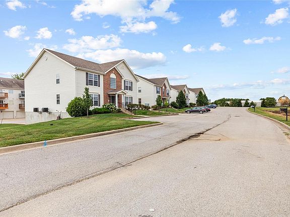 3rd image of 724C Harbor Woods Dr