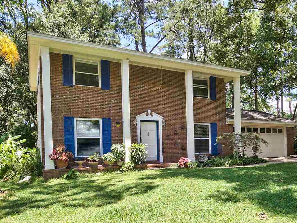 1st image of 2944 Huntington Dr