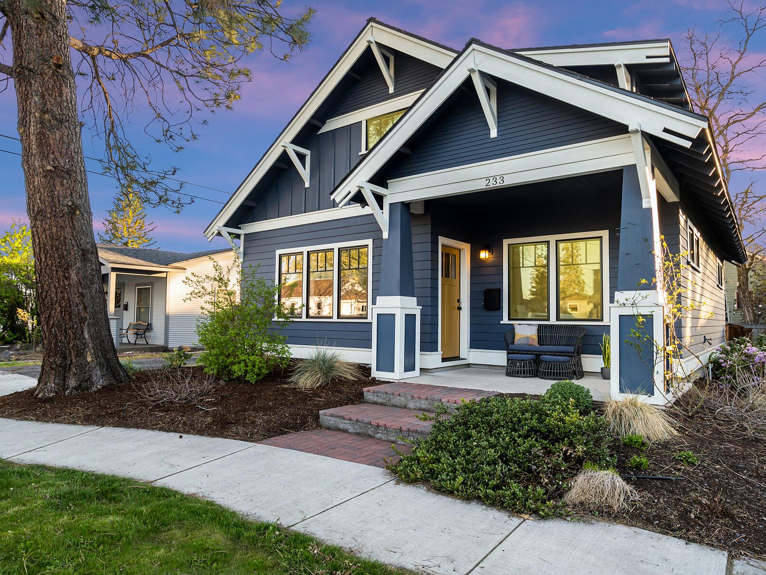 233 NW Bond St, Bend, OR 97703 Zillow