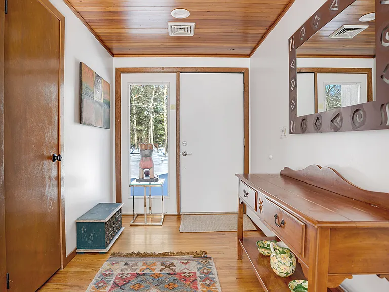 10 Wooded Oak Ln — Photo 11