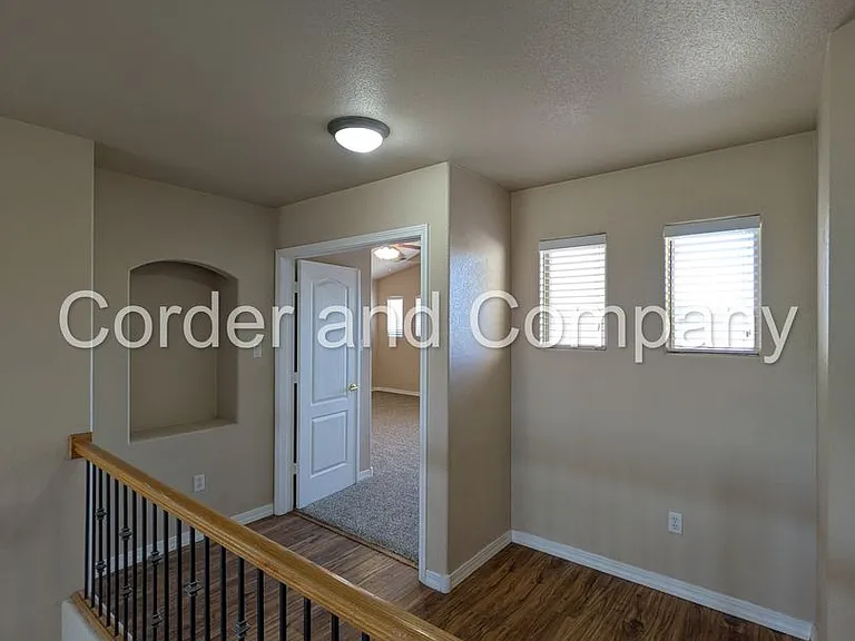 8827 Hampton Ave NE — Photo 25