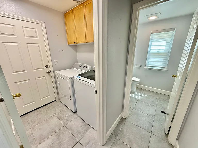 4238 Diavila Ave — Photo 27