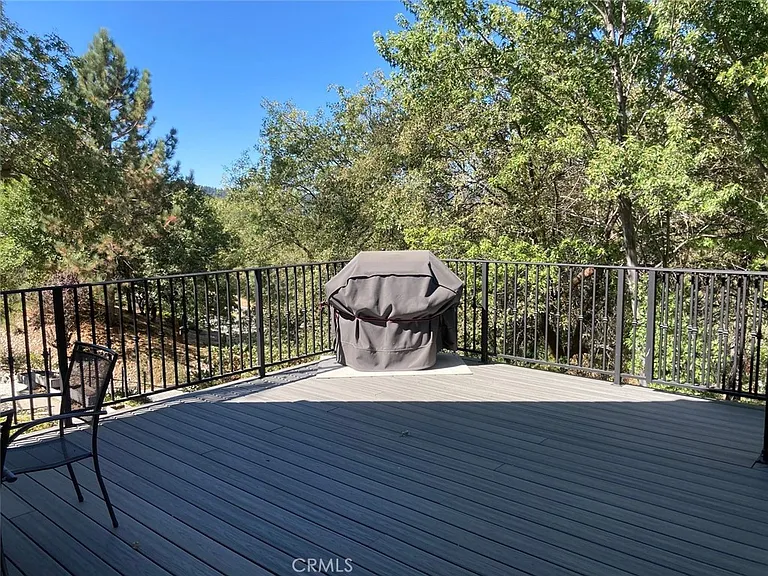 1050 Carousel Rd — Photo 28