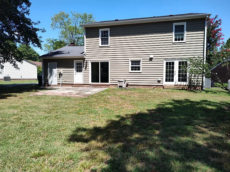 7413 Doves Nest Cir — Photo 32