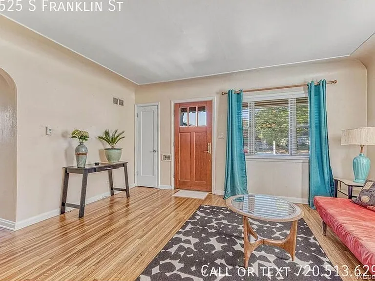 2525 S Franklin St — Photo 2