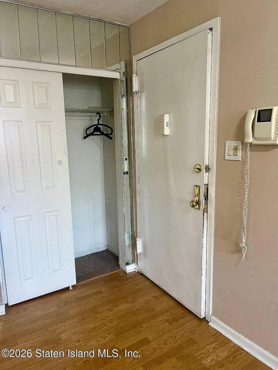 Building Photo - 1292 Rockland Ave #2A