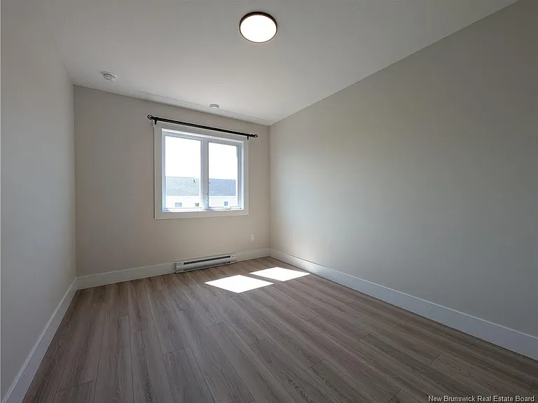 148 Ernest St — Photo 11