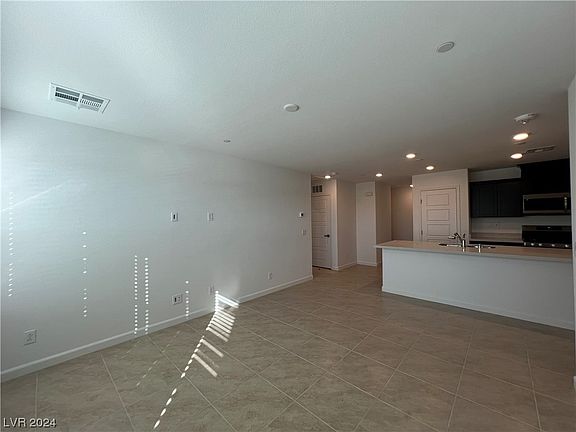 5th image of 4262 Lemay St #1