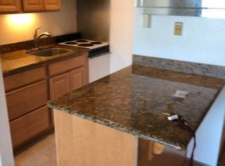 6 Commodore Dr, Emeryville, CA 94608