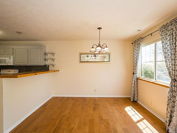 3rd image of 8915 Sicily Ln