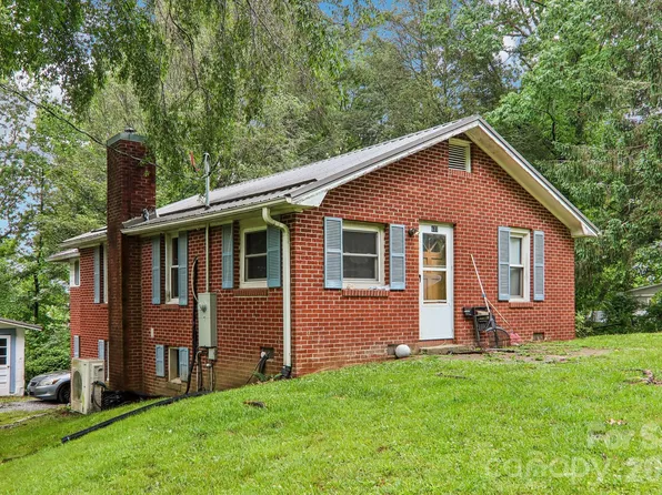 677 Mount Olivet Rd, Zirconia, NC 28790