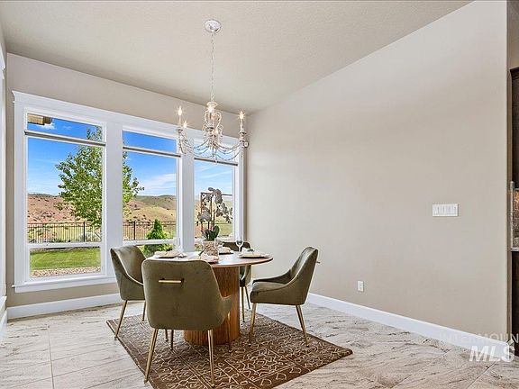 5th image of 5030 W Parkridge Dr