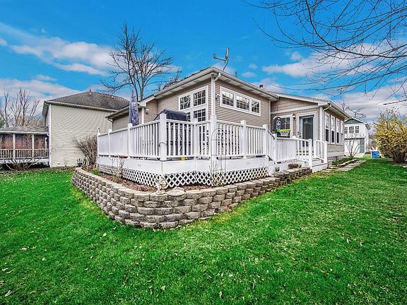 2nd image of 1800 Crimson Dr